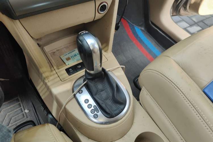 Used Volkswagen Touran 2011 1.4T DSG ZhiZhen Edition 5 Seats Gear Lever