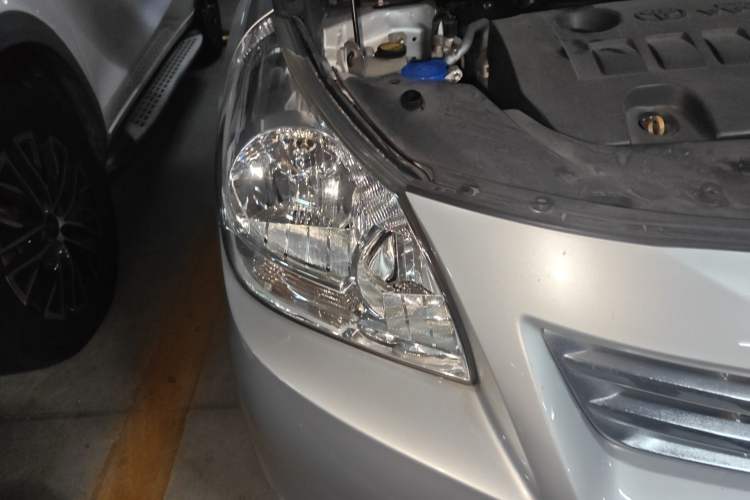 Used Toyota Verso 2014 Starlight 180E CVT Elite Edition Right Front Headlight