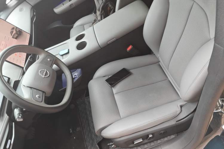 Used Nissan N7 2025 510 Max Left Front Seat