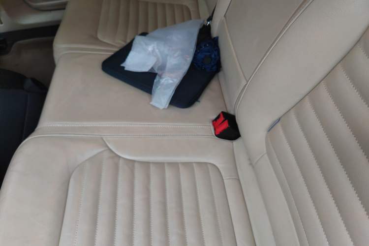 Used Volkswagen Magotan 2015 1.8TSI Advanced Model Left Rear Seat