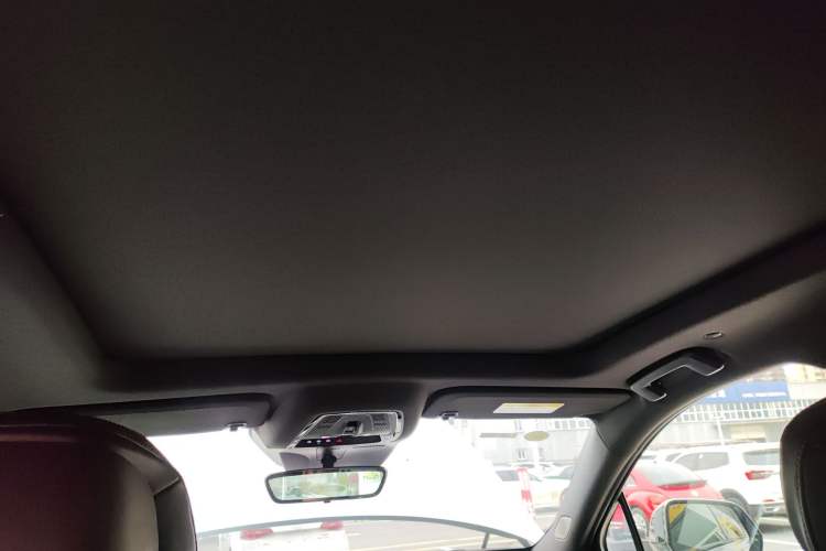 Used Cadillac XT5 2025 2.0T Platinum Edition
