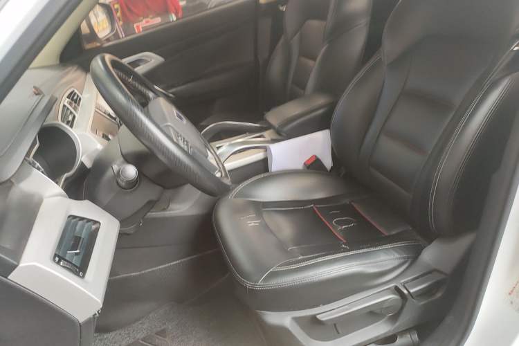 Used Geely Auto Emgrand X7 Sport 2018 1.8TD Automatic Two-Wheel Drive Zhiya Model
