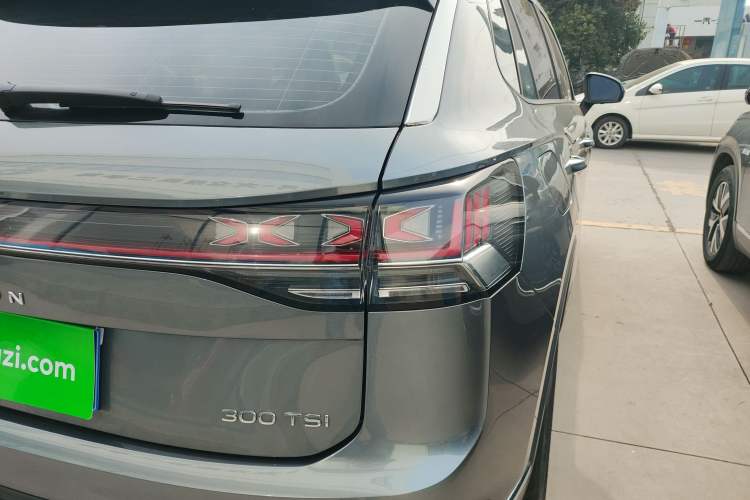 Used Volkswagen Tayron 2023 300TSI Two-Wheel-Drive Luxury Plus Advanced Edition Exterior 3