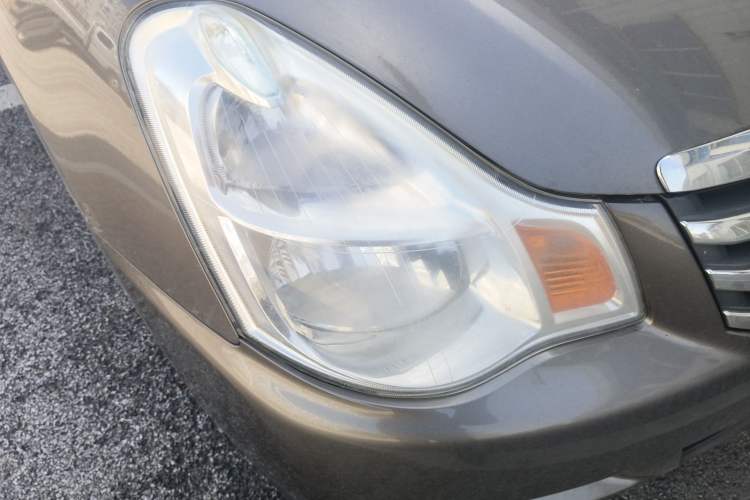 Used Nissan Sylphy 2016 Classic 1.6XE Manual Leading Edition Right Front Headlight