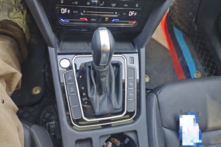 Used Volkswagen FAW-Volkswagen CC 2021 380TSI Striking Edition Gear Lever