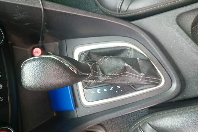 Used Buick GT 2018 18T Automatic Elite Model Gear Lever