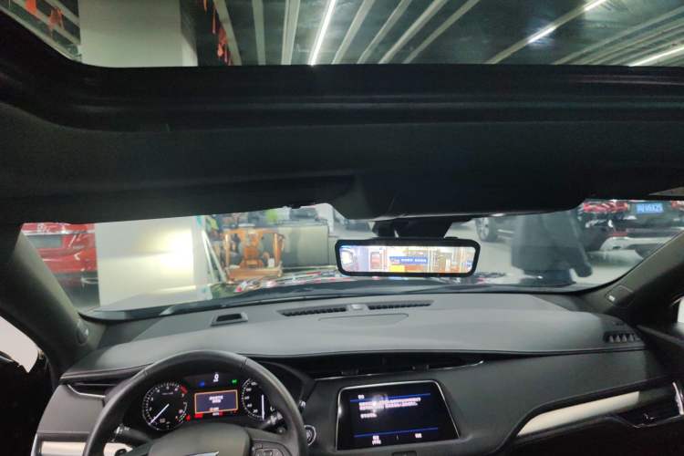 Used Cadillac XT4 2023 28T Two-Wheel-Drive Luxury Version