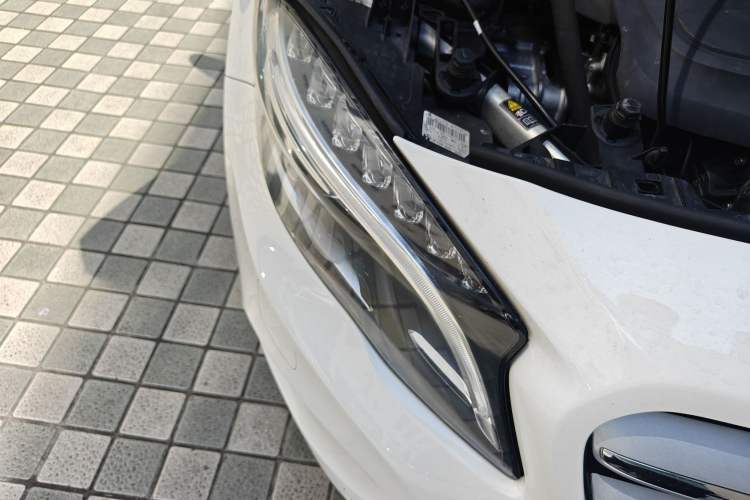 Used Mercedes-Benz GLA 2016 GLA 220 4MATIC Fashion Edition Right Front Headlight