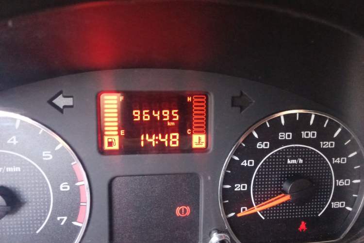 Used Wuling Rongguang V 2019 1.5L Practical Model China VI LAR Odometer Close Up