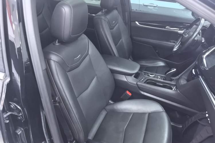 Used Cadillac XT6 2022 2.0T 7-Seater Four-Wheel Drive Luxury Version Right Front Seat