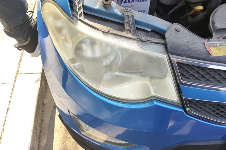 Used Wuling Hongguang 2013 1.2L S Comfort Model China IV Standard Right Front Headlight