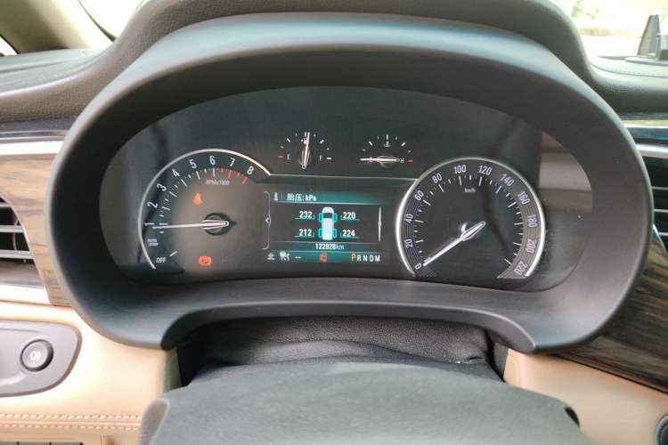 Used Buick GL8 2017 ES 28T Flagship Model China V Standard
