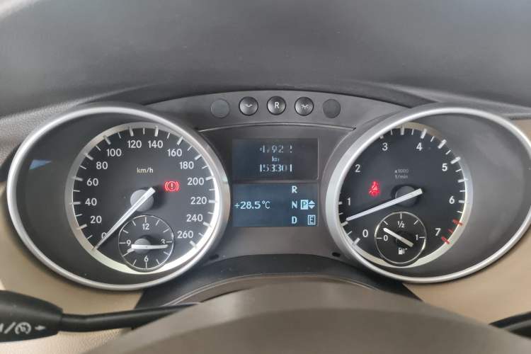 Used Mercedes-Benz R-Class 2011 R 300 L Business Model Instrument Cluster