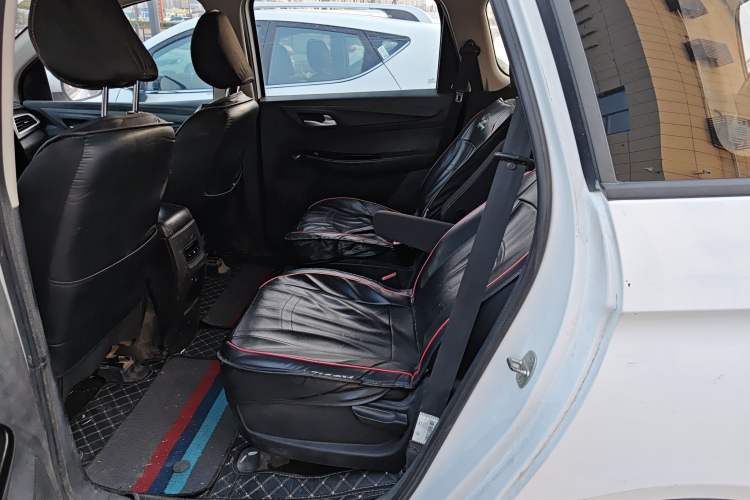 Used Baojun 730 2021 1.5L Manual Fashion Version 7 Seats