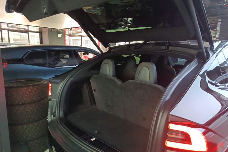 Used Tesla Model X 2023 Dual-Motor All-Wheel-Drive Version