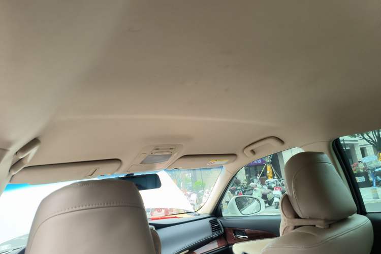 Used Toyota Crown 2015 2.0T Pioneer Edition
