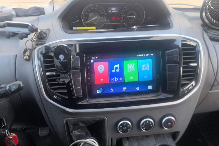 Used SAIC MAXUS Xintu V80 2019 2.5T Classic Edition 6-Speed Manual – Aoyuntong Short Wheelbase Mid-Height Design 5/6 Seats