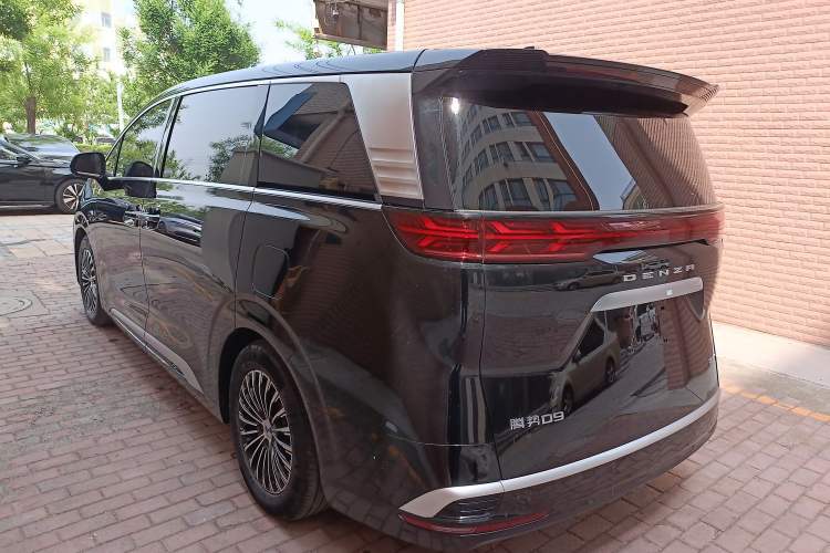 Used Denza D9 2024 DM-i 980 Four-Wheel Drive Prestige Model
