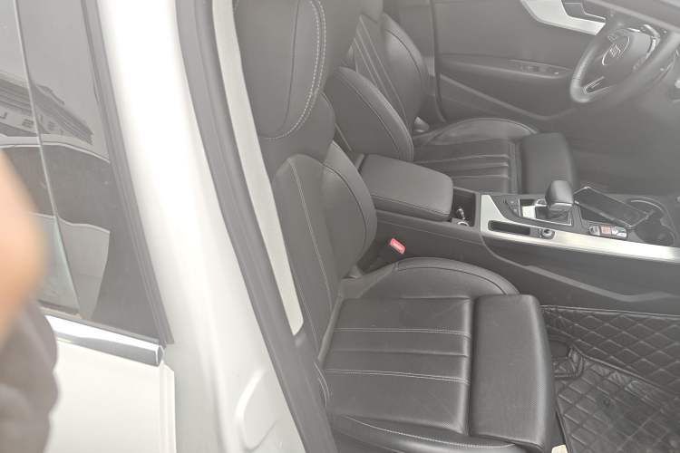 Used Audi A4L 2024 40 TFSI Fashion Dynamic Model
