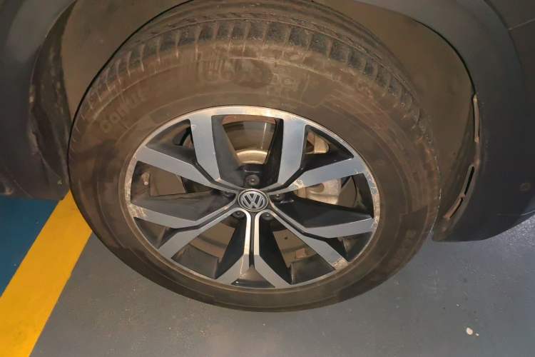 Used Volkswagen Teramont 2017 380TSI Four-Wheel Drive Luxury Edition Right Front Wheel Hub