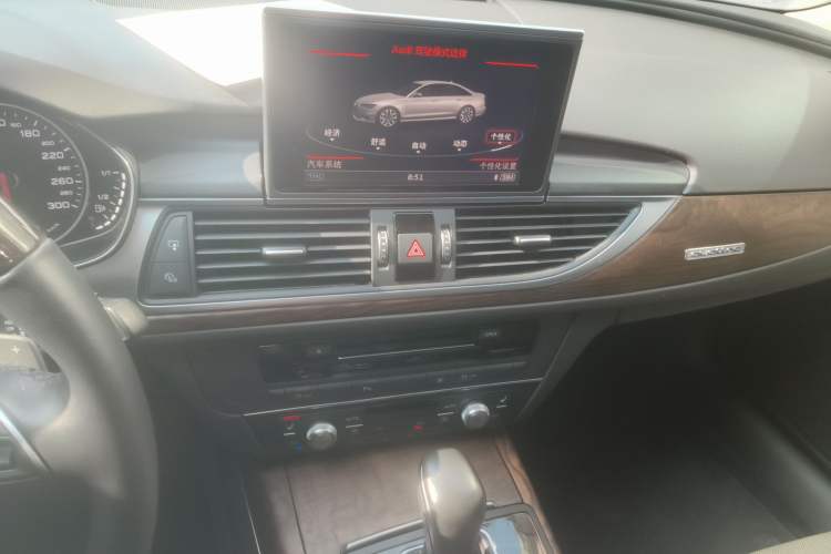 Used Audi A6L 2018 30th Anniversary Edition 45 TFSI quattro Luxury Model Audio And AC Panel