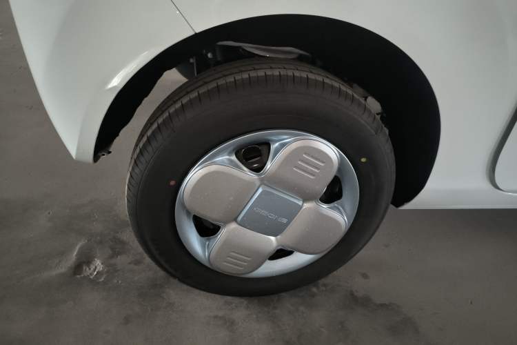 Used Geely Galaxy Panda 2024 Panda Mini 200km Endurance Bear Right Rear Wheel Hub