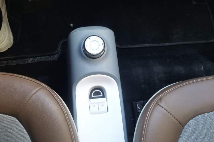 Used Wuling Hongguang MINIEV 2022 GAMEBOY 200km Gaming Edition with Lithium Iron Phosphate
