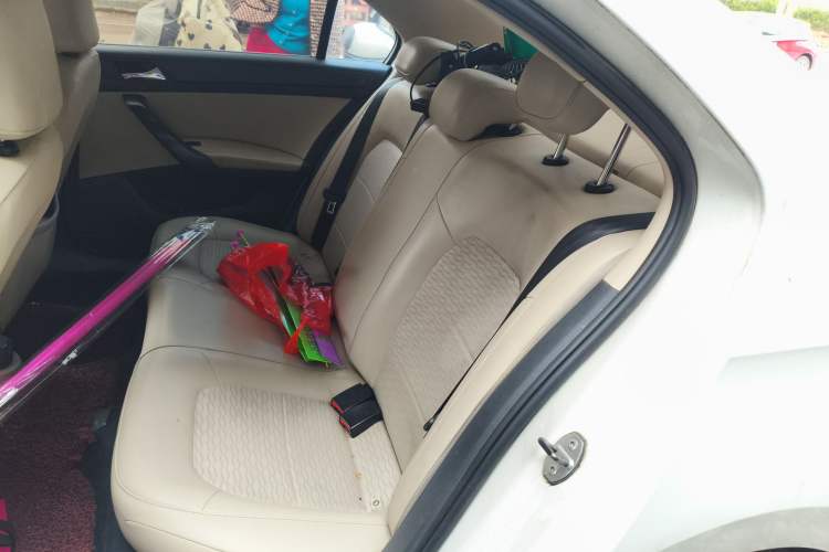 Used Skoda Rapid 2013 1.6L Manual Smart Selection Model
