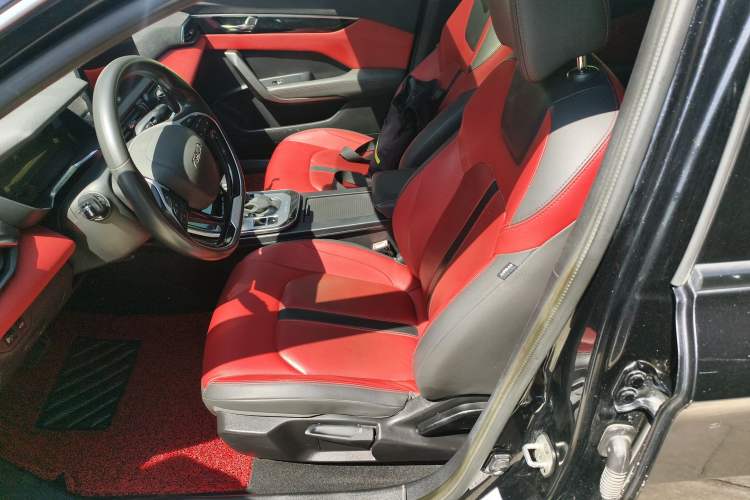 Used Dongfeng Aeolus Yixuan 2020 230T Automatic Dazzle Track Rider Edition
