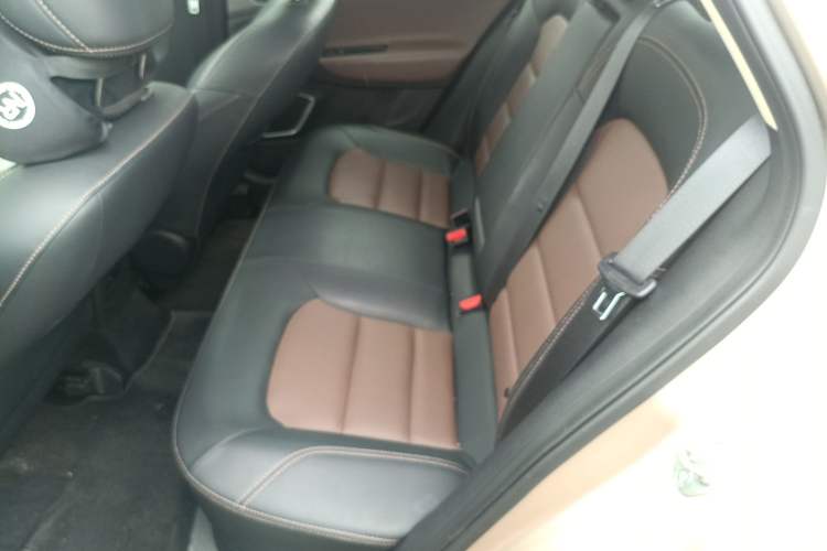 Used Geely Auto Emgrand GL 2018 1.4T DCT Prestige Smart Connectivity Version Left Rear Seat