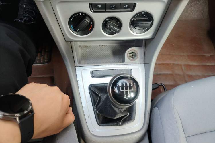 Used Volkswagen Lavida  Gear Lever