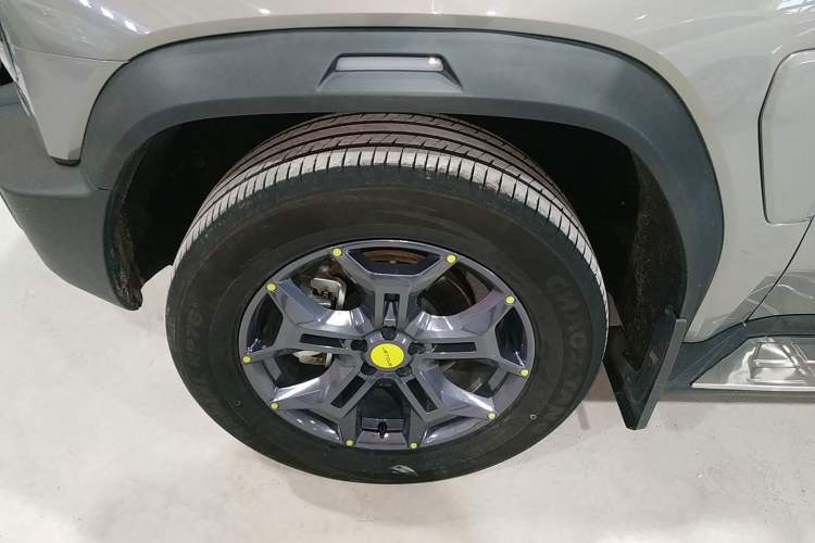 Used JETOUR Traveler 2023 2.0T All-Wheel-Drive CrossPRO Exterior 4