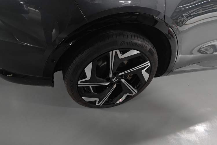 Used Rising R7 2024 Advanced Edition Exterior 8