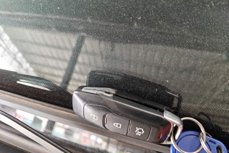 Used Ford Edge 2016 EcoBoost 245 Two-Wheel-Drive Titanium 7-Seater