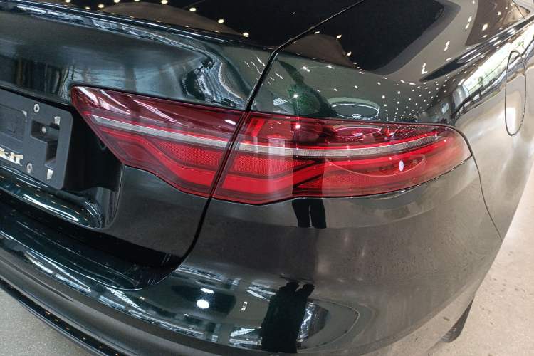 Used Jaguar XEL 2023 2.0T 200 PS R-DYNAMIC Youth Sports Edition
