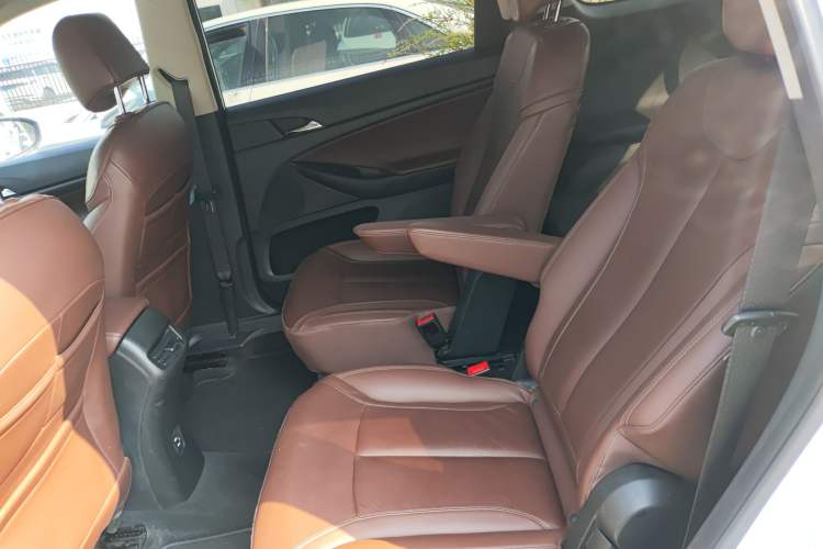 Used Buick GL6 2018 18T 6-Seater Luxury Model
