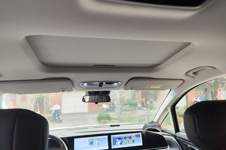 Used SAIC MAXUS G90 2025 2.0T Starlight Seven-Seater
