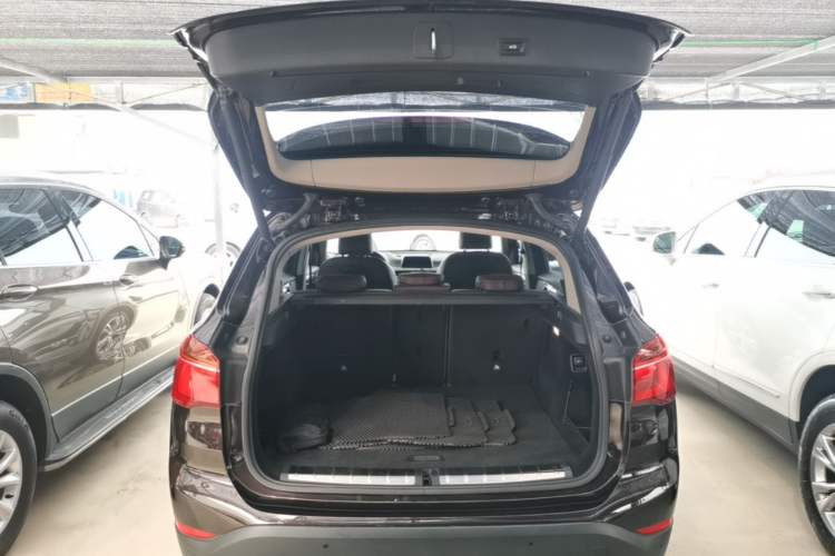 Used BMW X1 2018 xDrive20Li Luxury Edition Trunk