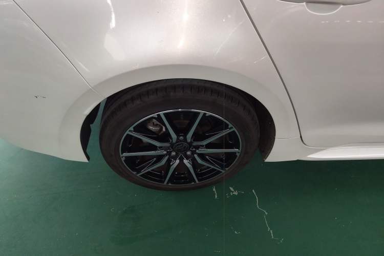 Used Toyota Levin 2023 Smart Electric Hybrid Dual-Engine 1.8L Sport Edition Right Rear Wheel Hub