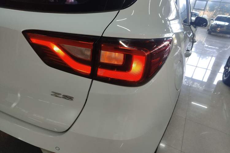 Used MG ZS 2018 1.5L Automatic Luxury Edition China V Standard
