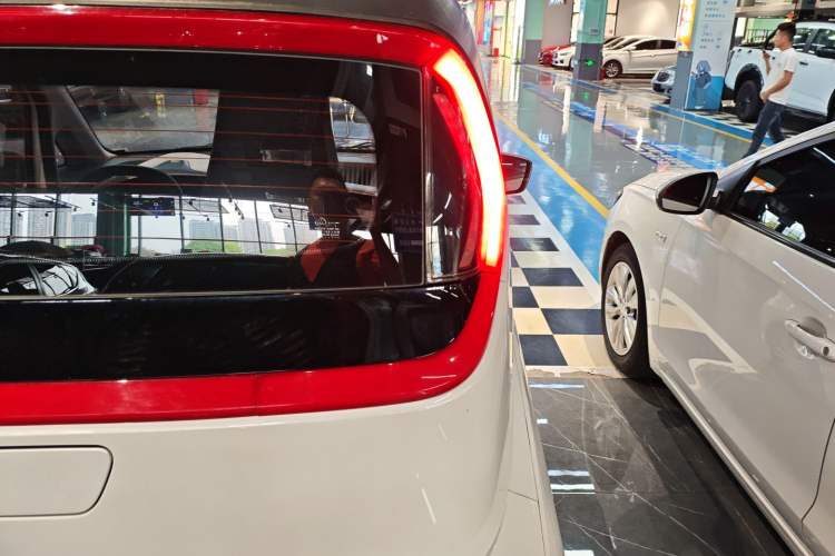 Used Baojun E200 2020 305KM Smart Drive Version Right Rear Taillight