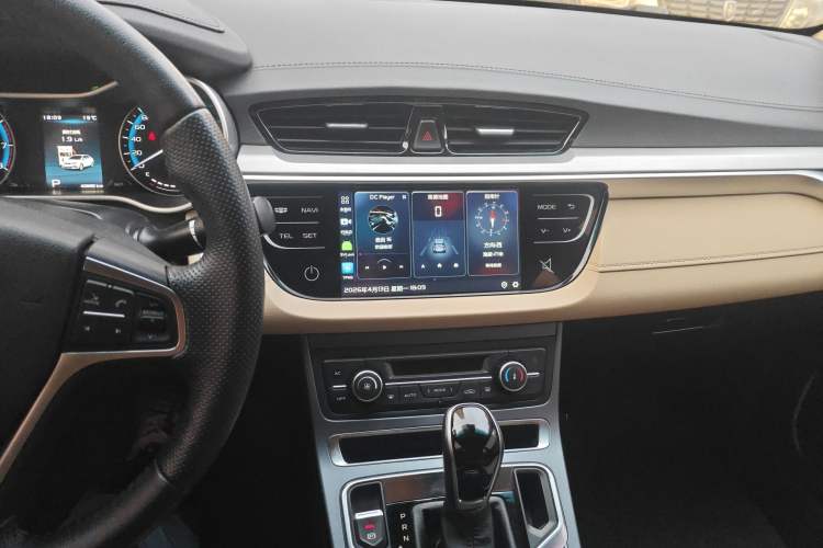 Used Geely Auto Emgrand 2018 1.5L CVT Luxury Model Audio And AC Panel