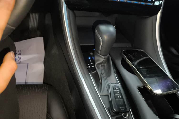 Used Toyota Avalon 2022 2.0L Luxury Edition Gear Lever