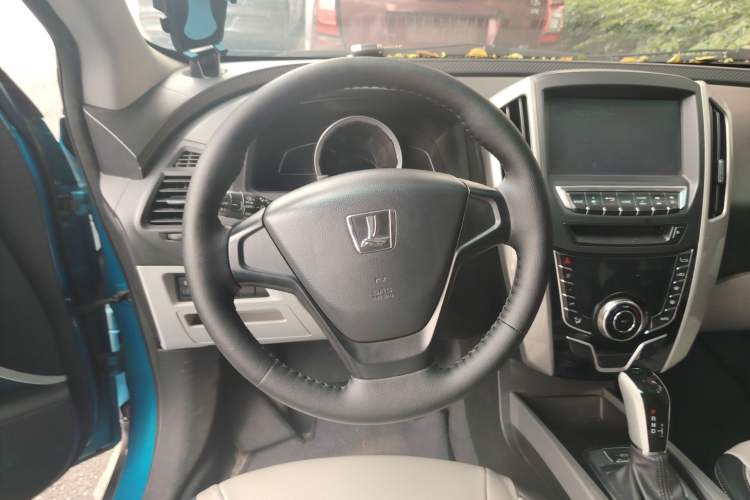 Used Luxgen U6 SUV 2015 1.8T Enhanced Charm Edition
