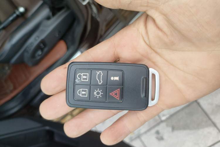 Used Volvo XC60 2017 T5 AWD Smart Drive Edition
