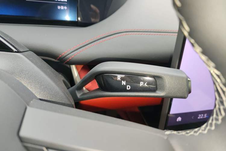 Used Xiaomi Auto SU7 2024 Rear-Drive Ultra-Long Range Advanced Pro-Level Intelligent Driving Version Gear Lever