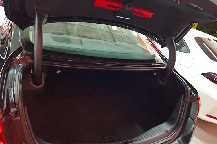 Used Hongqi H5 2022 Classic Model Facelift 1.5T DCT Qiyun Edition Trunk