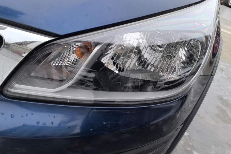 Used Kia KX Cross 2017 1.4L AT GLS Left Front Headlight