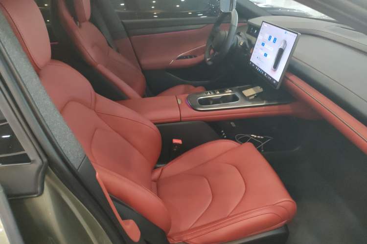 Used Xiaomi Auto SU7 2024 Rear-Drive Long-Range Intelligent Driving Version Right Front Seat