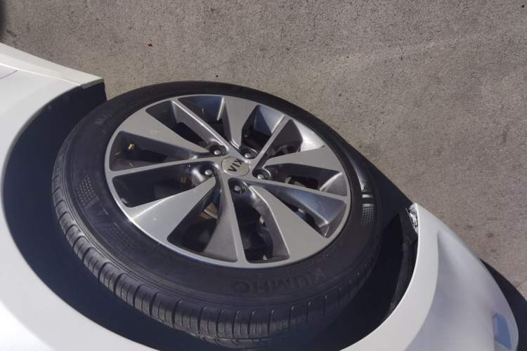 Used Kia K5 2017 2.0L Automatic 15th Anniversary Special Edition LUX